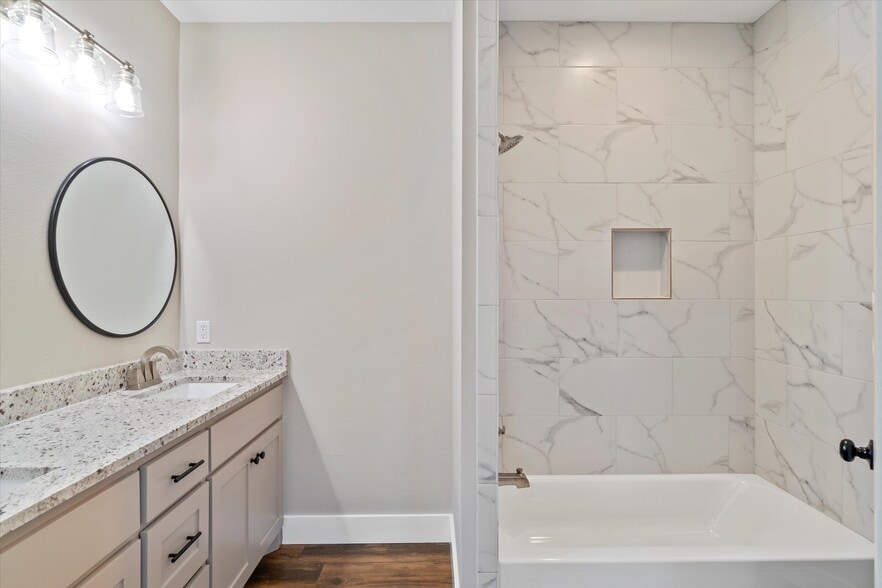 primary bath - 27648 State Highway 64