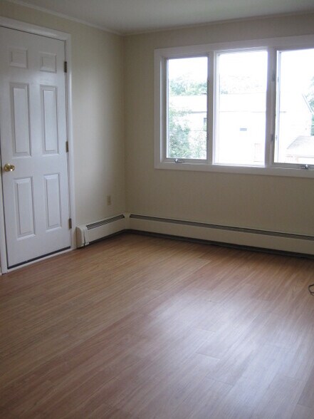 Building Photo - 5 Minott St