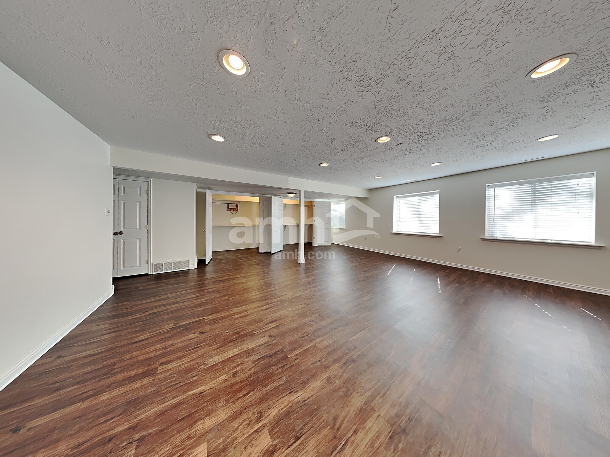 Building Photo - 1420 Pebblecreek Dr S