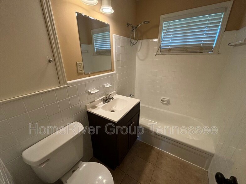 Building Photo - 307 Byron Dr