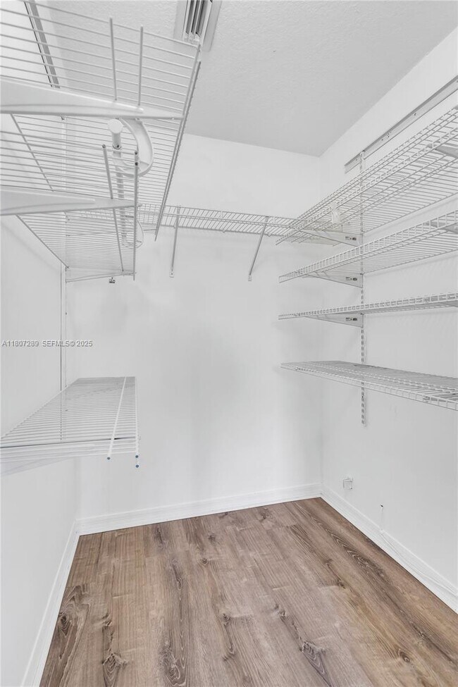 Building Photo - 6700 NW 114th Ave