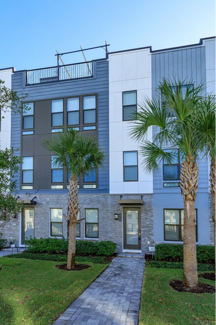 Building Photo - 2353 Brix St