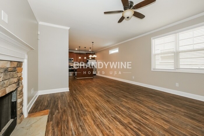 Building Photo - 18 E Newnan Rd