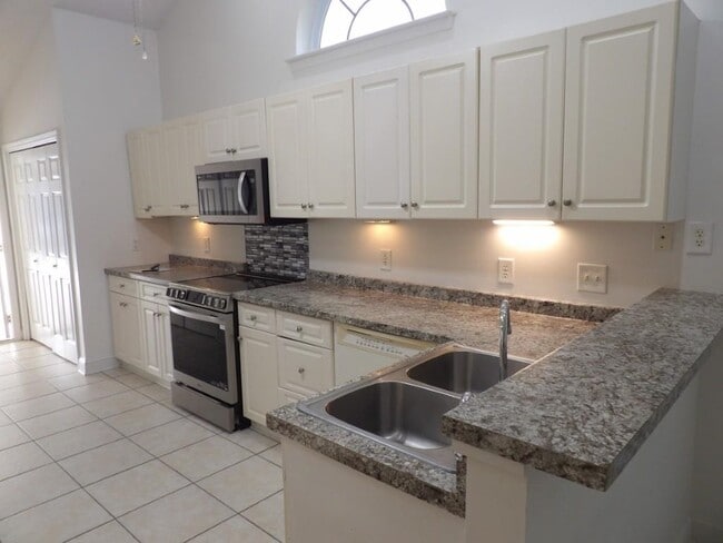 Building Photo - 5040 Capulet Cir