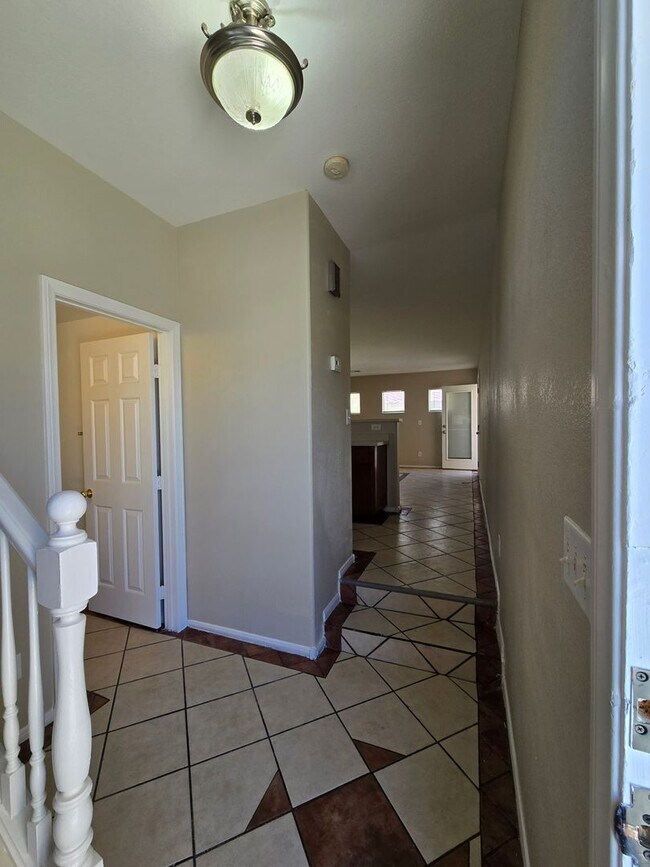 Building Photo - A Fabulous 3 Bed, 2.5 Bath, 2 Story Home W...