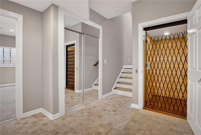 Building Photo - 402 Georgetowne Ct