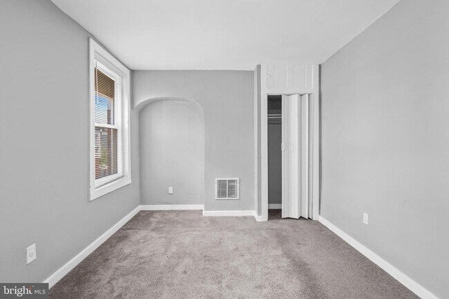 Building Photo - 510 E Willard St