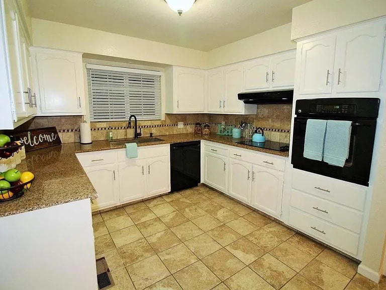 Building Photo - 464 E Magill Ave