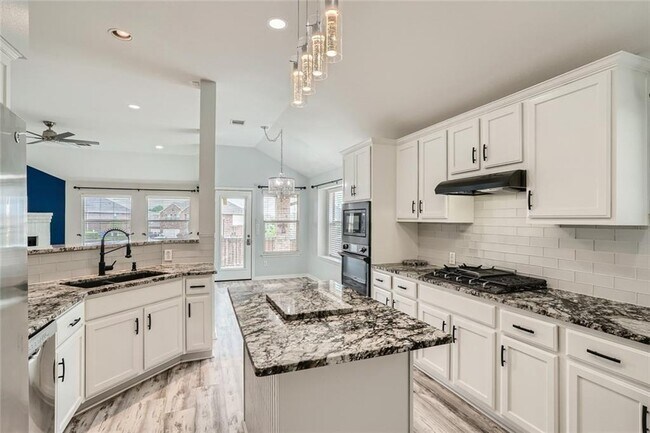 Building Photo - 2920 Cajuiles Dr