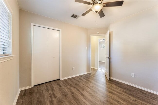 Building Photo - 7004 Riverton Dr