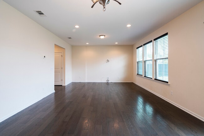 Building Photo - 503 Waybridge Way
