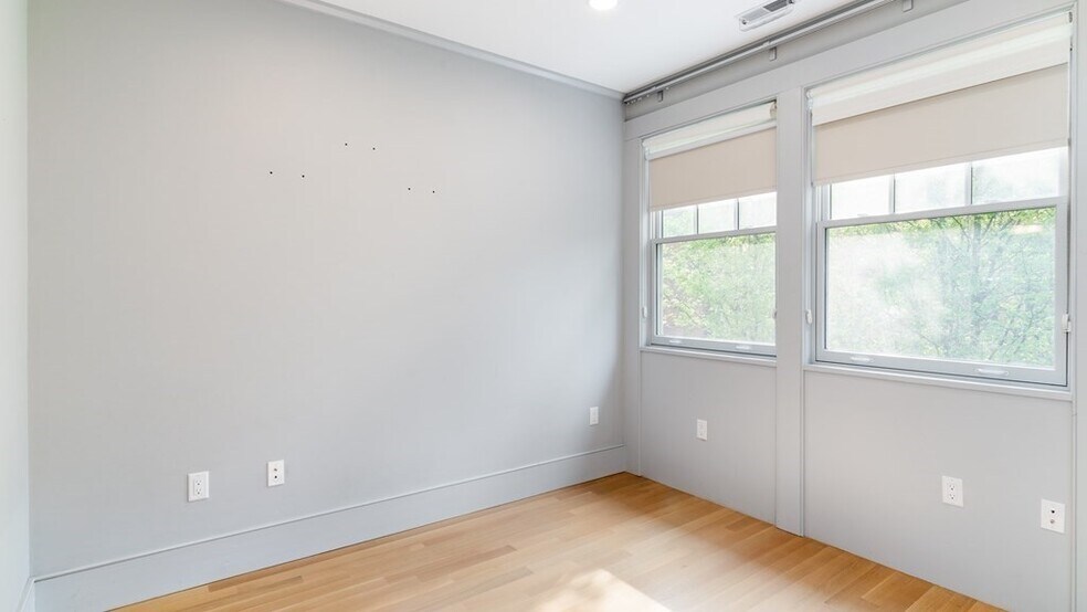 Building Photo - 48 Concord Ave