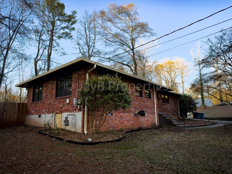 Building Photo - 3169 Cloverhurst Dr