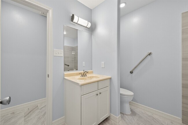 Building Photo - 6928 Apache St