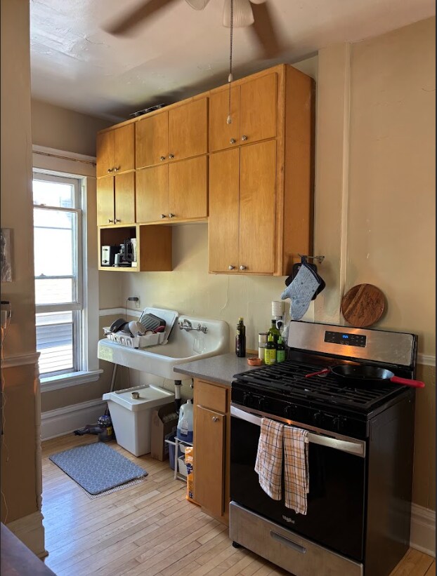 kitchen - 430 4th St NE