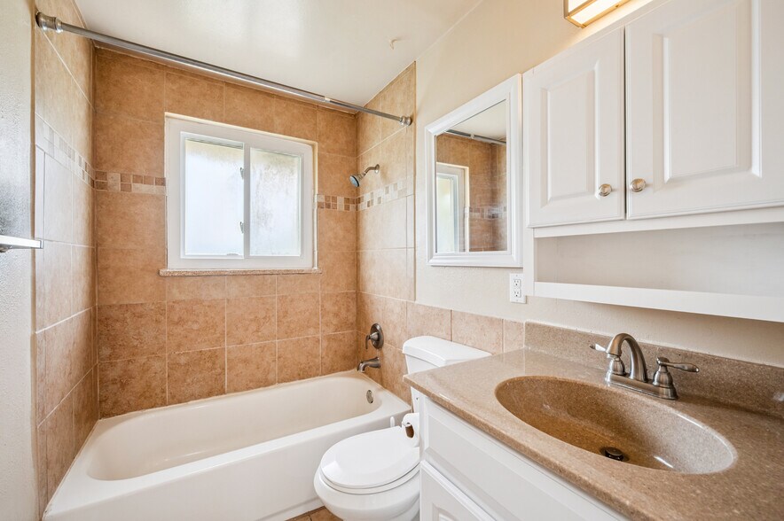 Upper Full Bath - 10280 W 12th Ave