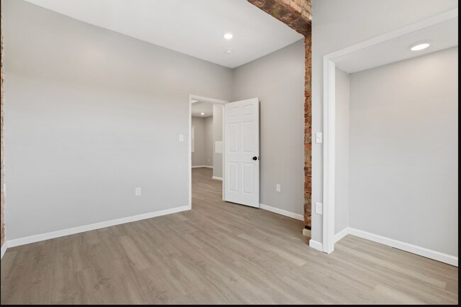 Building Photo - 928 Morningside Ave