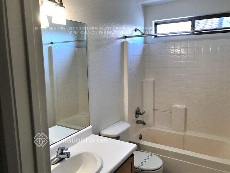 Building Photo - 9318 N 85th Dr
