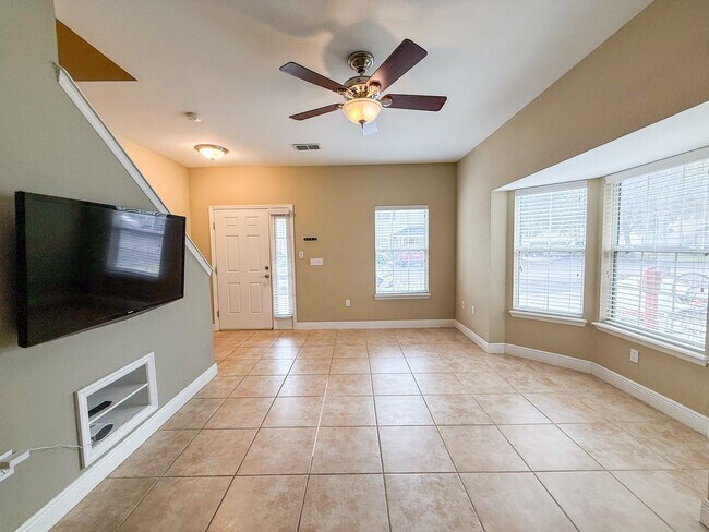 Building Photo - Chase Hollow #46