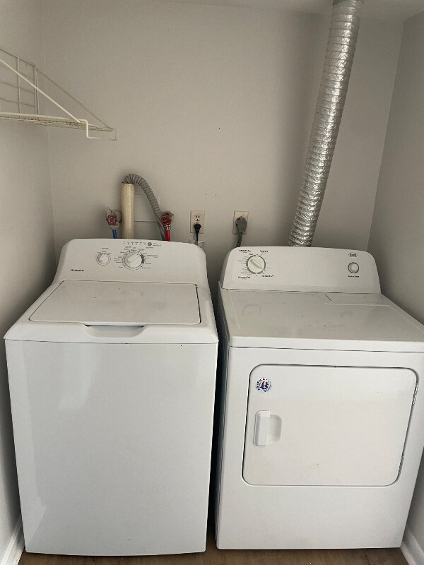 Building Photo - 438 Red Tulip Ct