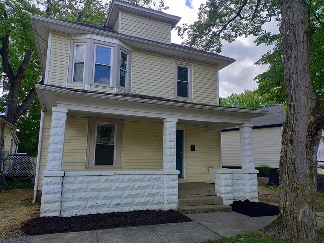 Building Photo - 348 Buckingham St