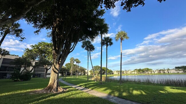 Building Photo - 5220 Las Verdes Cir