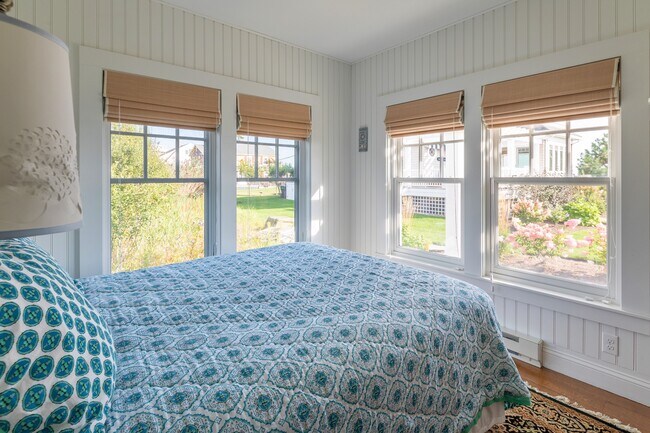 Building Photo - 159 Beach Ave