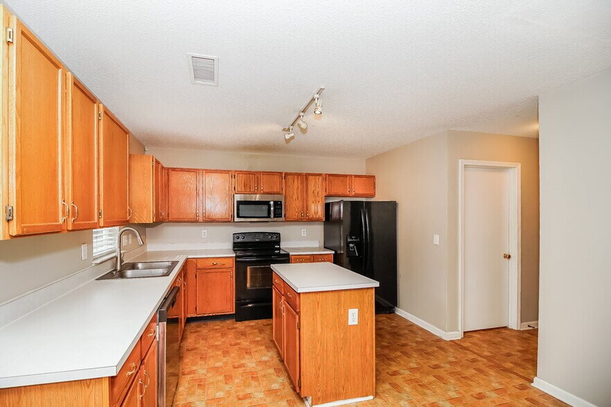 Building Photo - 5220 Moonlight Trail SW