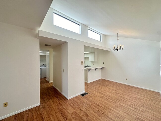 Building Photo - Beautiful 2 bedroom Condo off Adams Ave wi...