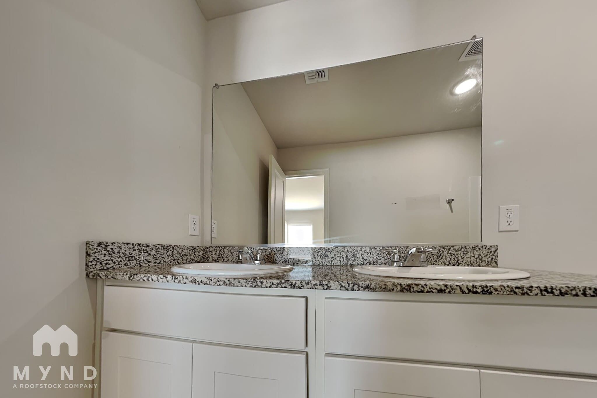 Building Photo - 222 S Picacho Heights Rd