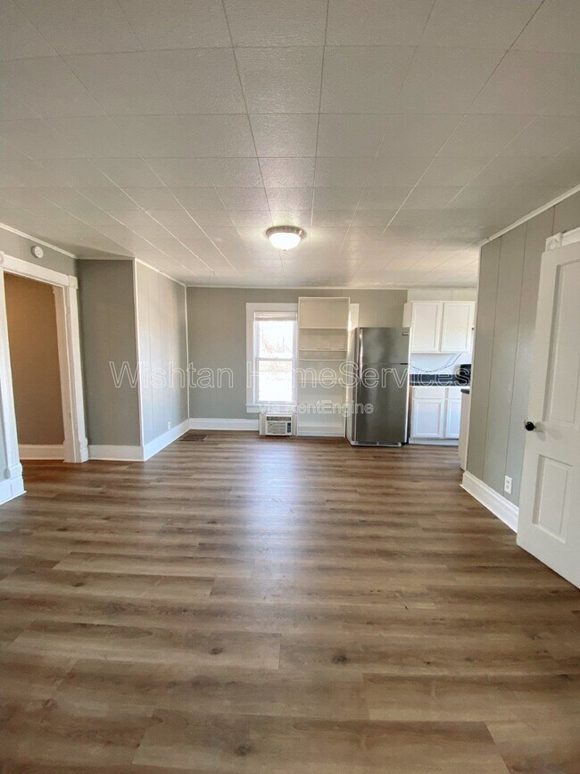 Building Photo - 236 W Washington St