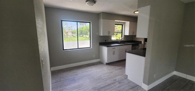 Building Photo - 541 E Virginia Ave