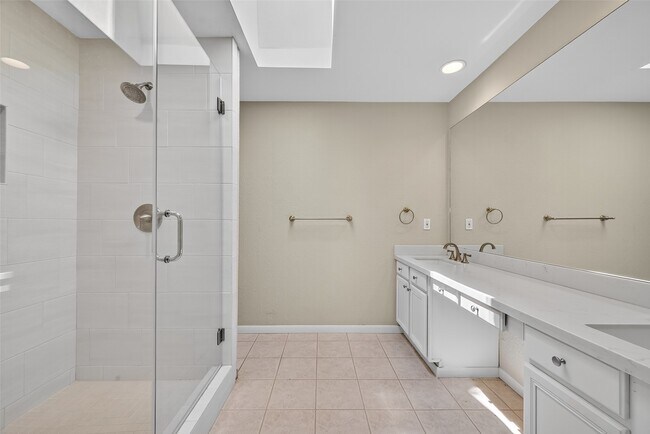 Building Photo - 12625 Memorial Dr