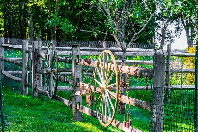 Building Photo - 35 Jennings Rd