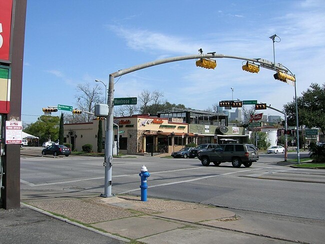 Building Photo - 419 Marshall St