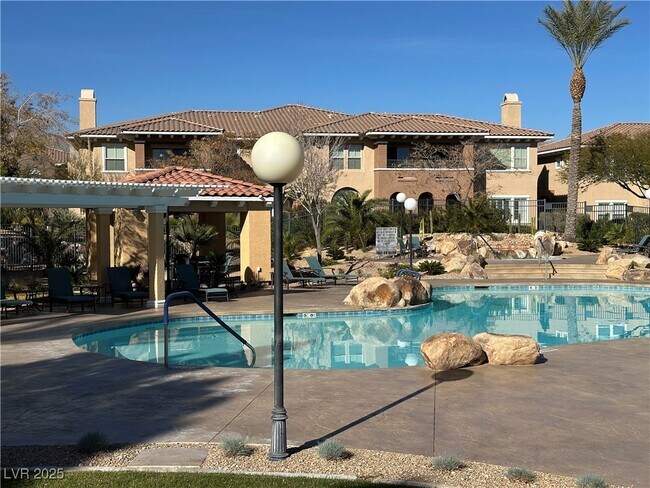 Building Photo - 860 Canterra St