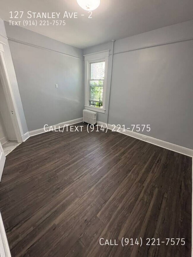 Building Photo - 127 Stanley Ave