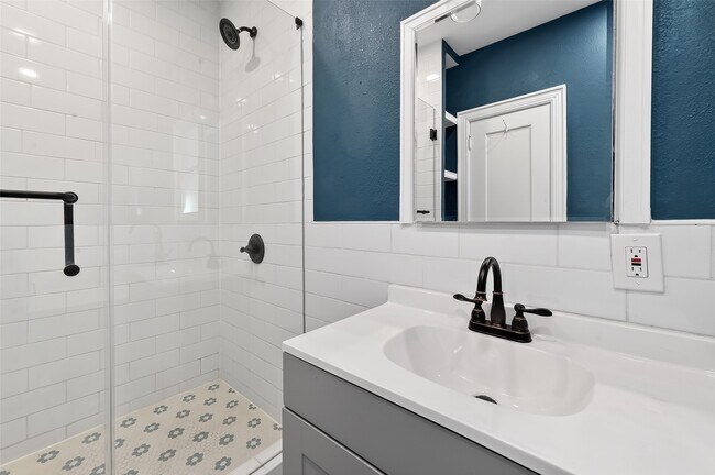 Building Photo - 3410 Austin St