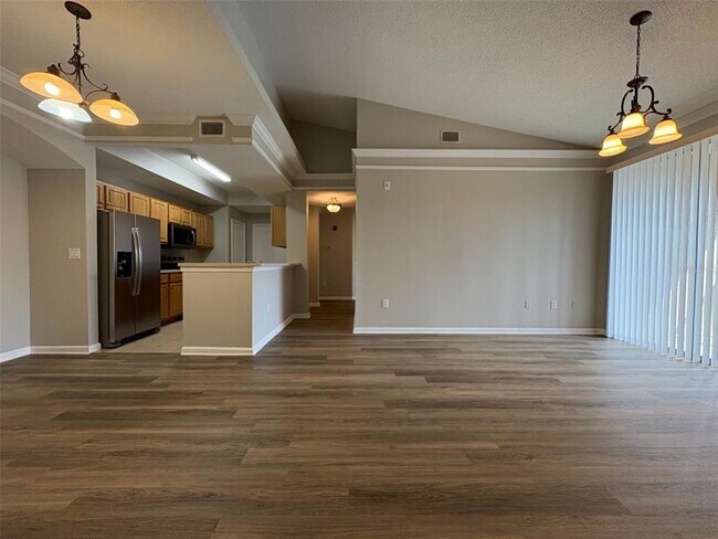 Building Photo - 12021 Villanova Dr