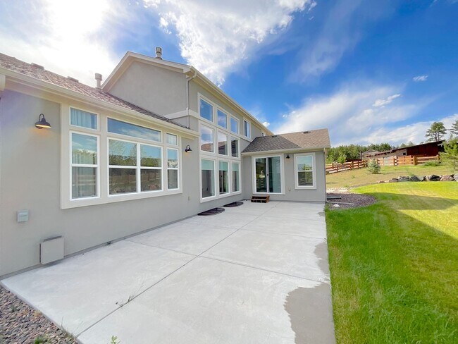Building Photo - 5 Bedroom Home Available Near Baptist Rd &...