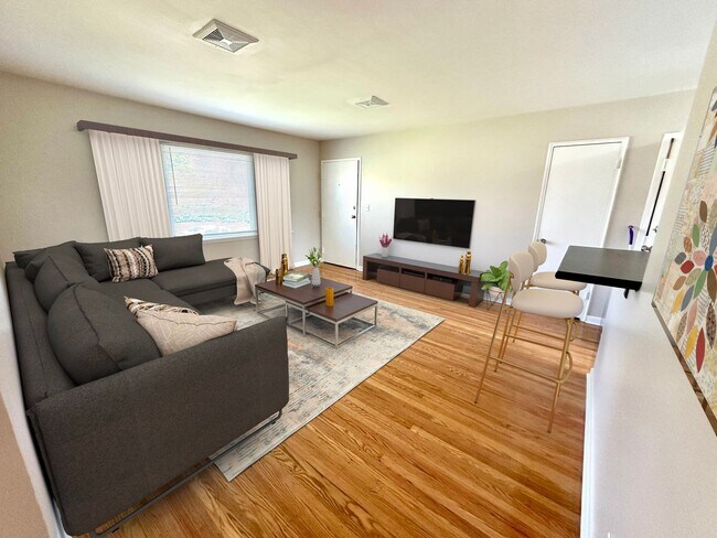 Building Photo - 2722 Riedling Dr