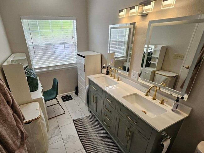 Building Photo - 5051 Mint Hill Ct