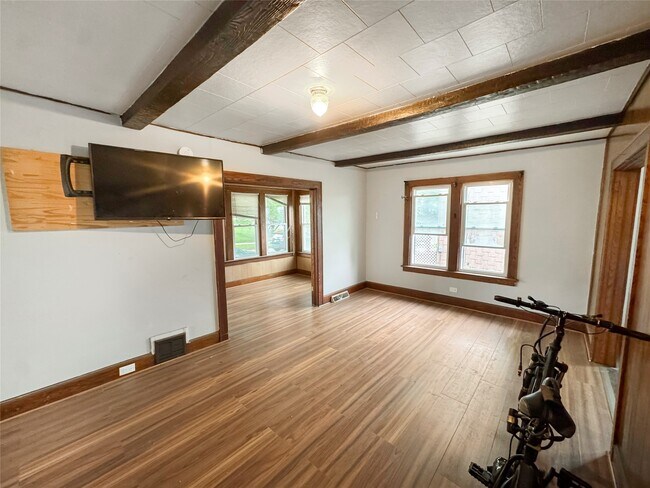 Building Photo - 111 Bigelow St