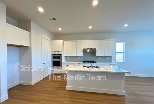 Building Photo - 7328 Oakmont Ln