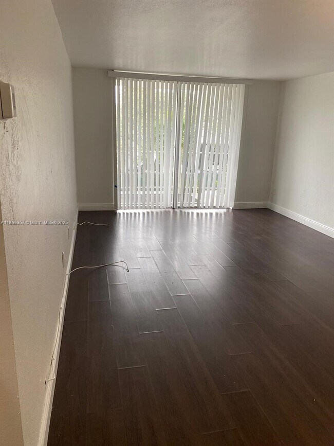 Building Photo - 484 NW 165th St