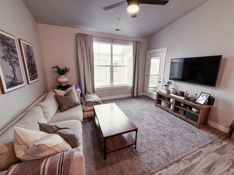 Building Photo - 13232 S Andros Ln