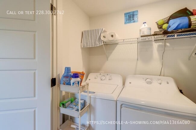 Building Photo - 142 Coral Breeze Drive