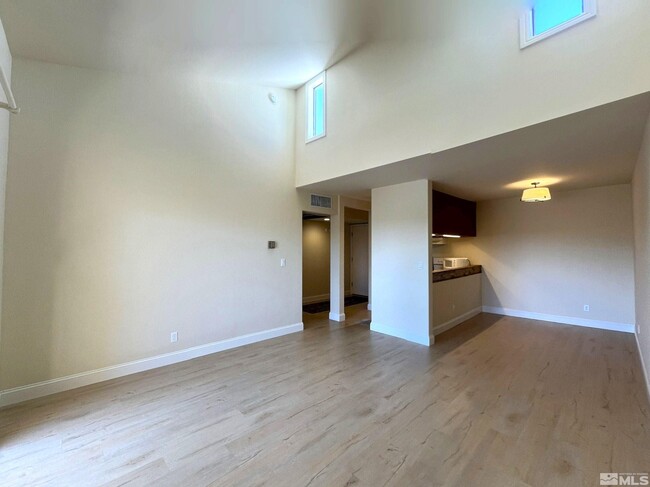 Building Photo - 2750 Plumas St