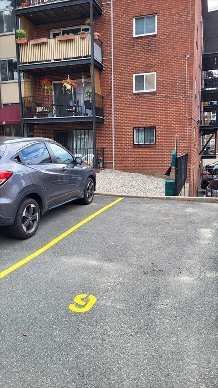 Building Photo - 239 Kelton St