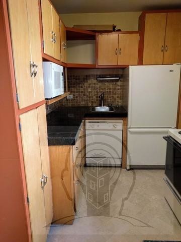 Building Photo - 1 bedroom in CHICAGO IL 60640